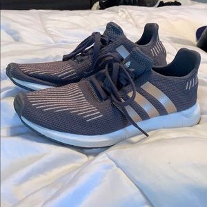 Adidas Swift Run Athletic Shoe (BOY SIZE 7)